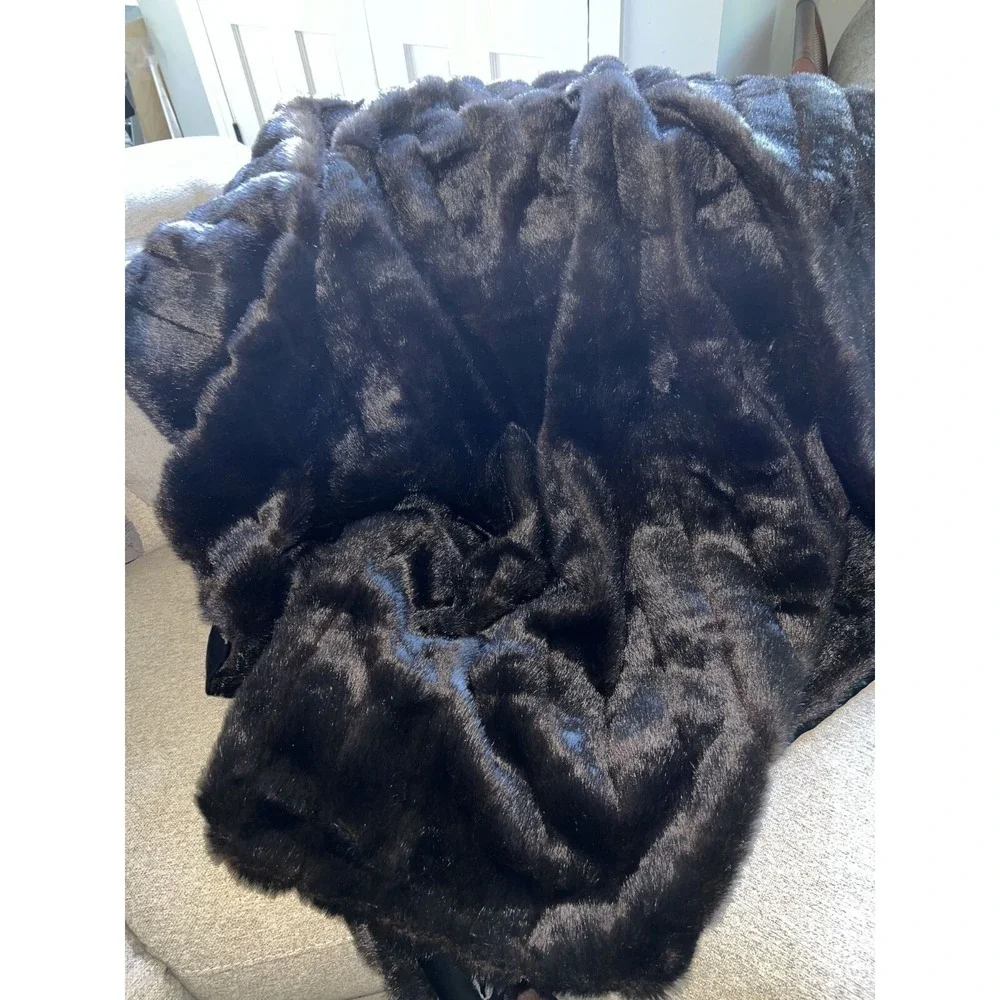 Black‎ Faux Fur Throw Blanket Luxurious For Cozy Nights